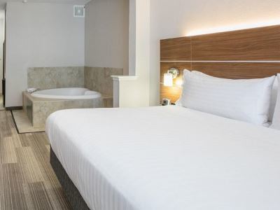 Hotel Express & Dallas - I-20 By Ihg Grand Prairie