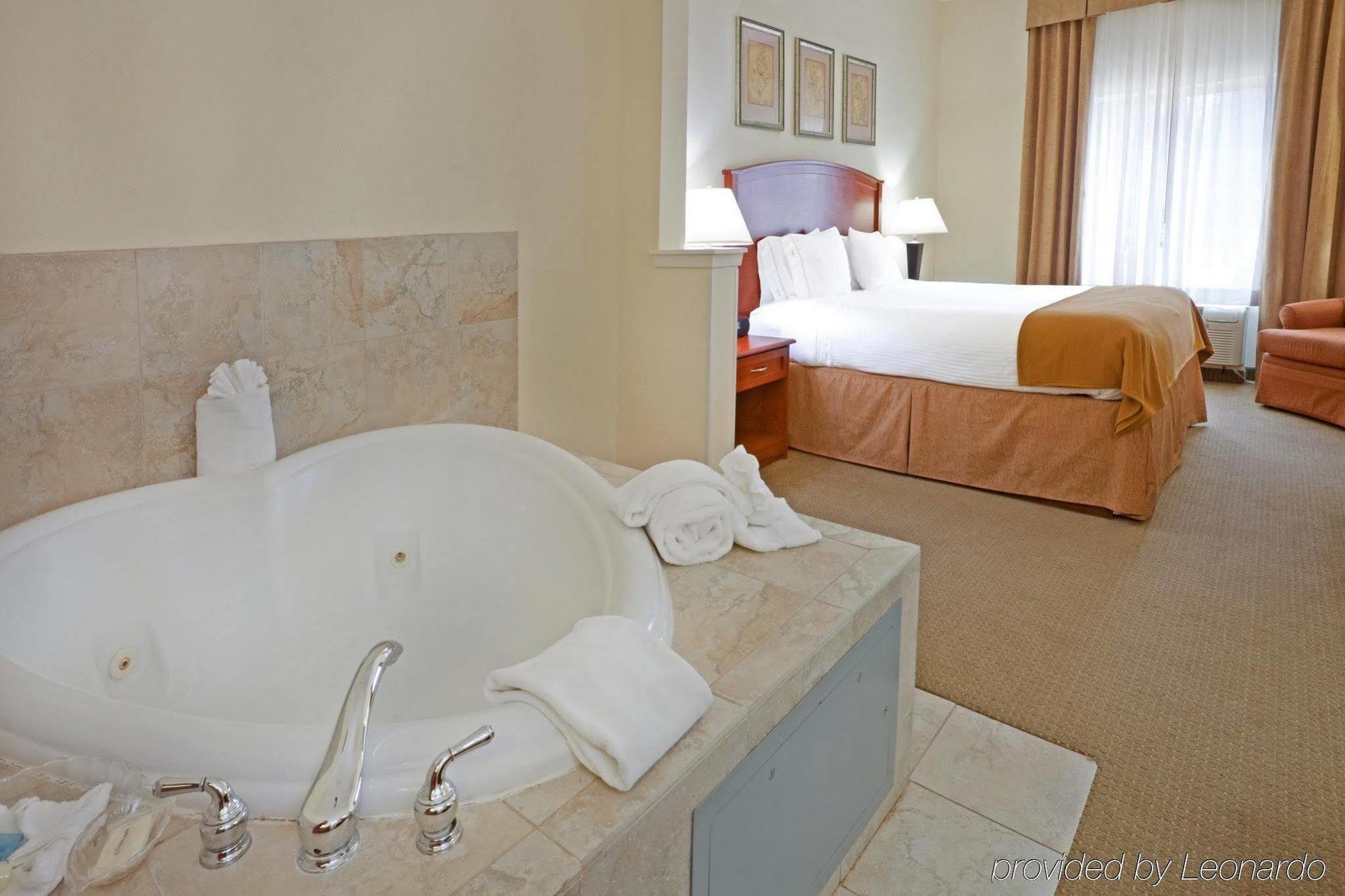 Express & Dallas - I-20 By Ihg Hotel